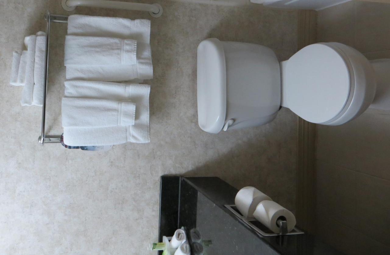 Holiday Inn New London By Ihg מראה חיצוני תמונה